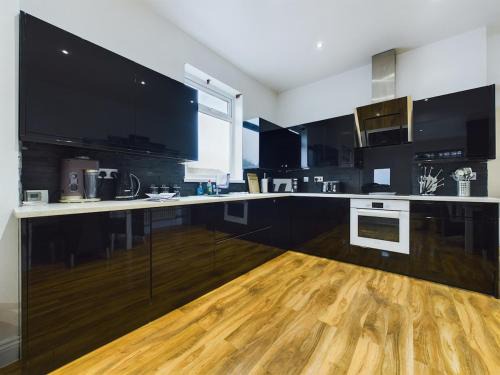 Chesterfield Casa | The Corner House