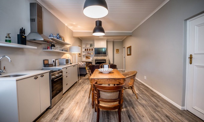 Franschhoek Apartamento | The Corner House L'A-nnexe