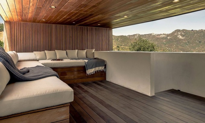Malibu Casa | The Corral House Malibu. Relax. Rejuvenate. Create.