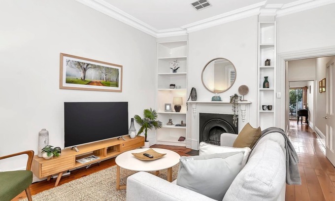 Adelaide Central Business District Cabaña | The Cosy Corner Classic Haven with Modern Comforts