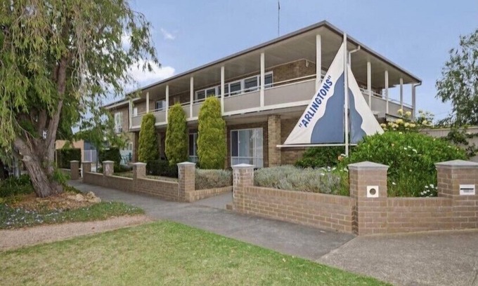 Portarlington Casa | The Cosy Room. A short stroll to the water.