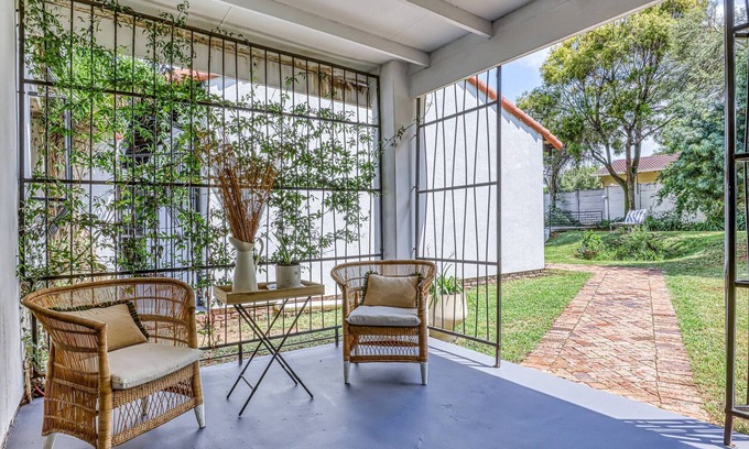 The Reeds Apartamento | The Cottage-1 Bed-pool-bbq-fibre-solar-samrand