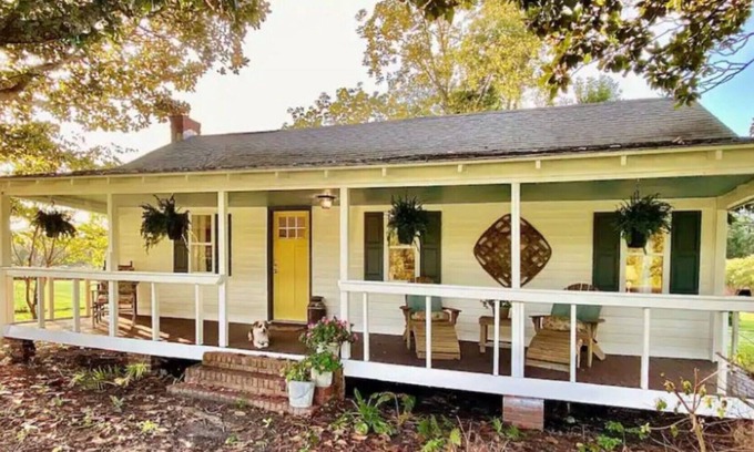Newport Cabaña | The Cottage, a place the whole family will enjoy!
