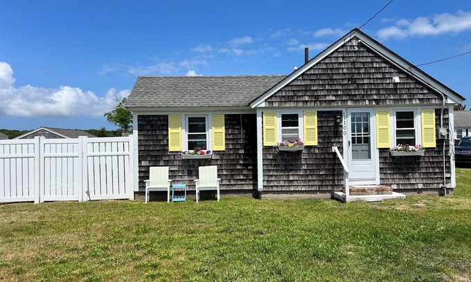 Centerville Cabaña | The Cottage at Craigville Beach