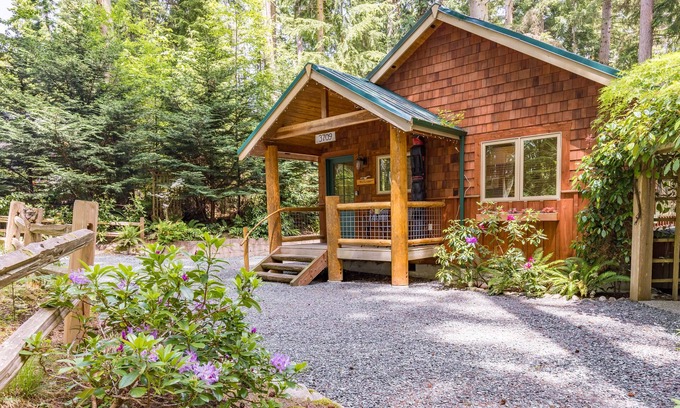 Langley Casa | The Cottage at Herons Roost by AvantStay