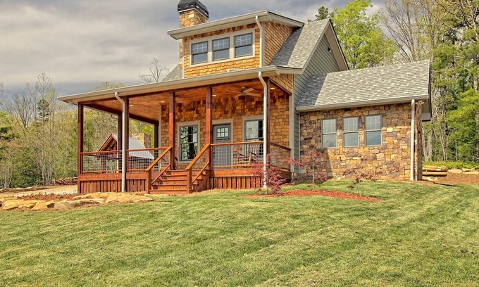 Clarkesville Cabaña | Panther Creek Cottage