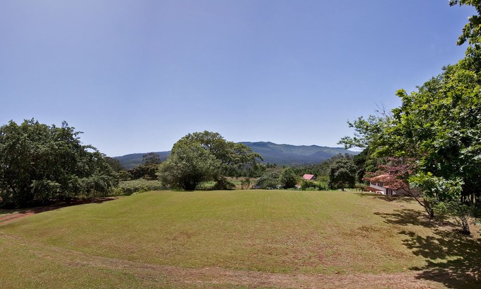 Santo da Serra Villa | La Casa Quinta das Colmeias - situado en una granja orgánica en Madeira