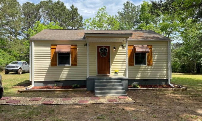 Griffin Cabaña | The Cottage at Refuge Ranch - Country Paradise!