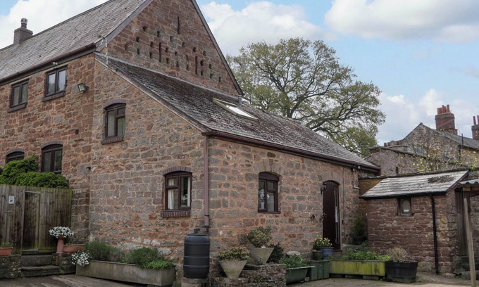 Goodrich Cabaña | THE COTTAGE AT ROCKLANDS FARM, romantic, with a garden in Goodrich