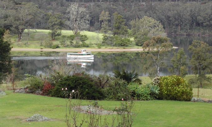 Longreach Cabaña | The Cottage at Shoalhaven Lodge, Absolute Waterfront