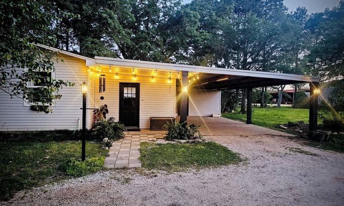 Escambia County Casa | The Cottage at Steve’s Farm in Walnut Hill Fl