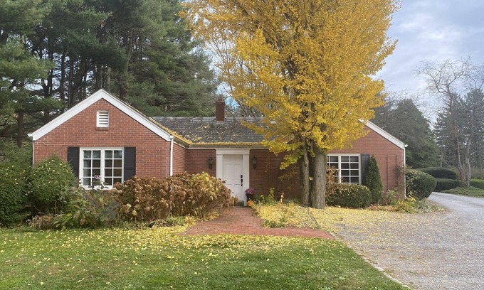 Renfrew Cabaña | The Cottage in Brownsdale