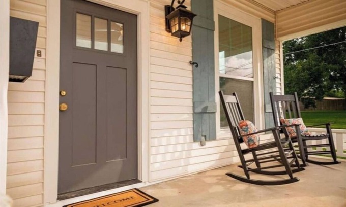 Brenham Cabaña | The Cottage on Main
