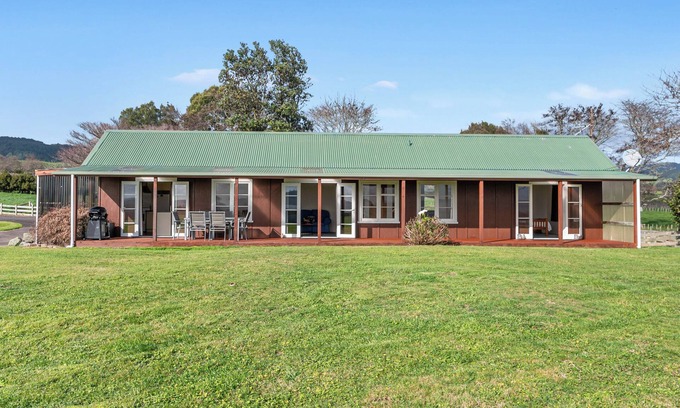 Owhata Casa | The Cottage - Rotorua Holiday Farmstay