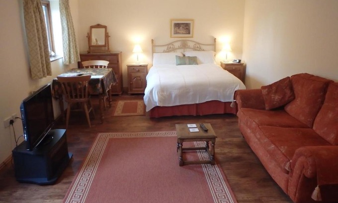 Lowestoft Casa | The Courtyard, Laurel Farm