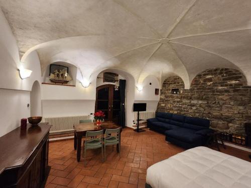 Garlate Apartamento | The courtyard of the 6 arches