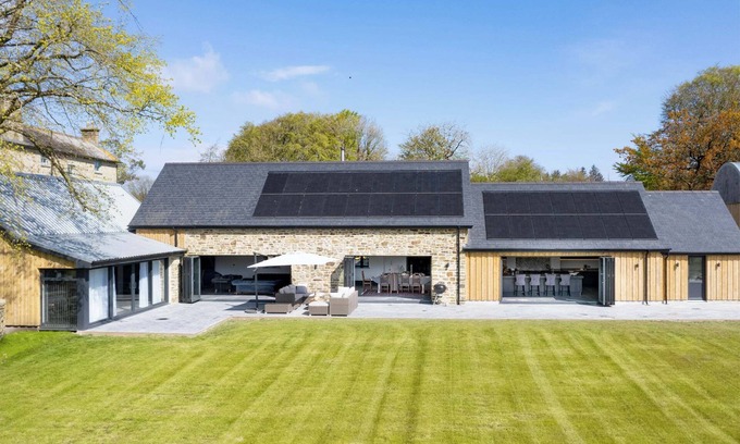 Tan-y-groes Cabaña | The Courtyard - UK47180