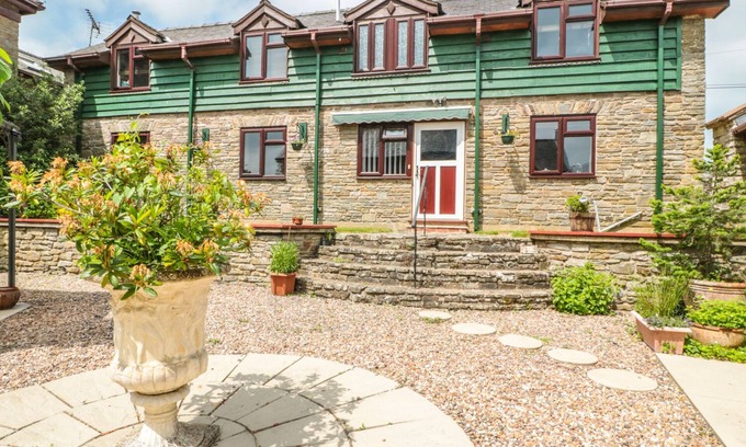 Kington Casa | El patio, GLADESTRY