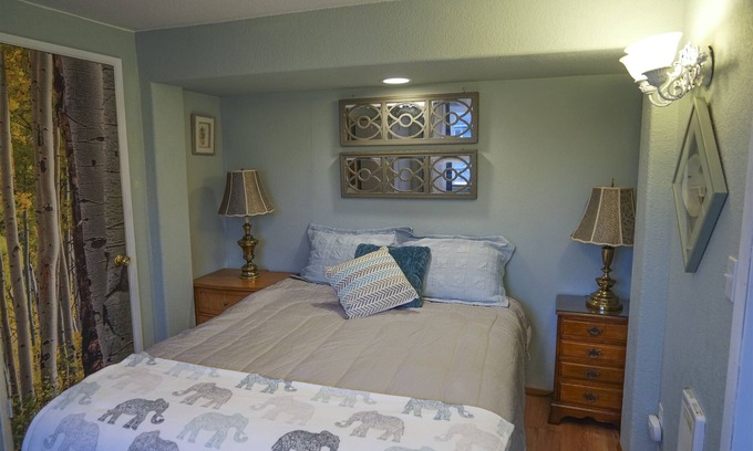 Astoria Condominio | The Cove - 2bd 2ba Pet-Friendly Condo