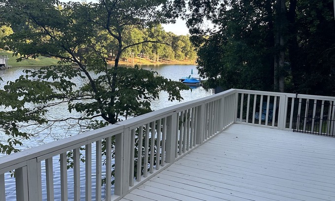 Mooresboro Casa | The Cove at Lake Houser-lakefront home, large deck, fishing/kayak/paddle board