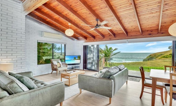 Scotts Head Casa | The Cove