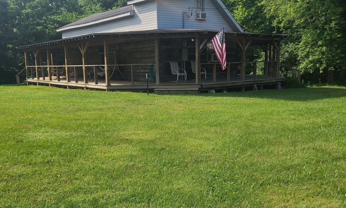 Taswell Cabina | The Cove TOKA Cabin...30 seconds from Patoka Lake...Sleeps 10