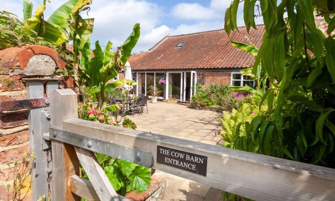 Banningham Apartamento | The Cow Barn - sleeps 6 guests in 3 bedrooms