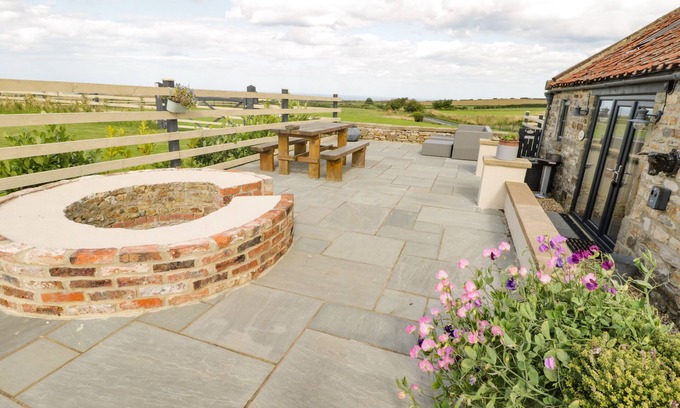 Whitby Cabaña | The Cowshed