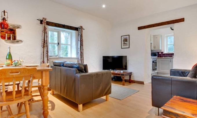 Trefin Casa | The Cowshed in the beautiful Trefin