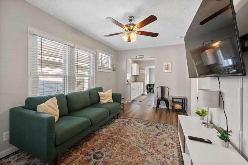 West Columbus Casa | The Cozy Bellows - Retreat for 4