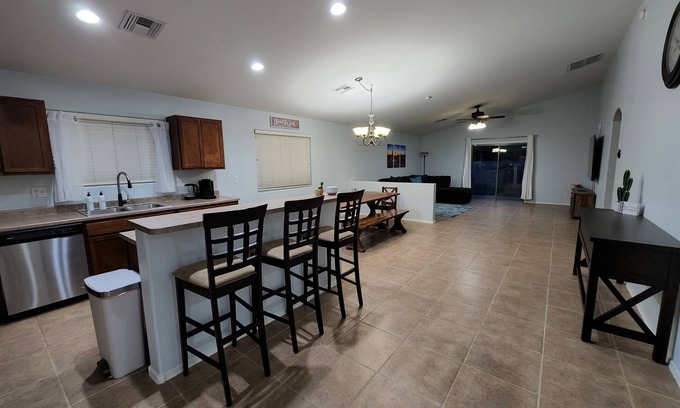 Tucson Casa | The Cozy Cactus Home/Near Airport, The Loop & I-10