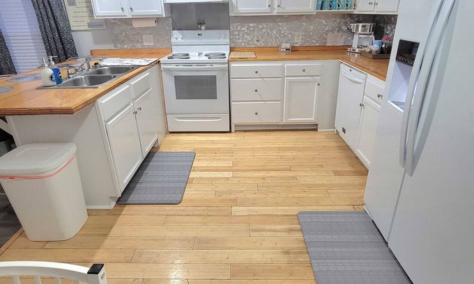 Ruffin Casa | -The Cozy Casa- 2 min drive from Exit 53 in Walterboro. Clean & Stylish!