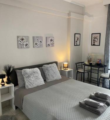 Serres Apartamento | The Cozy Cine-Hub