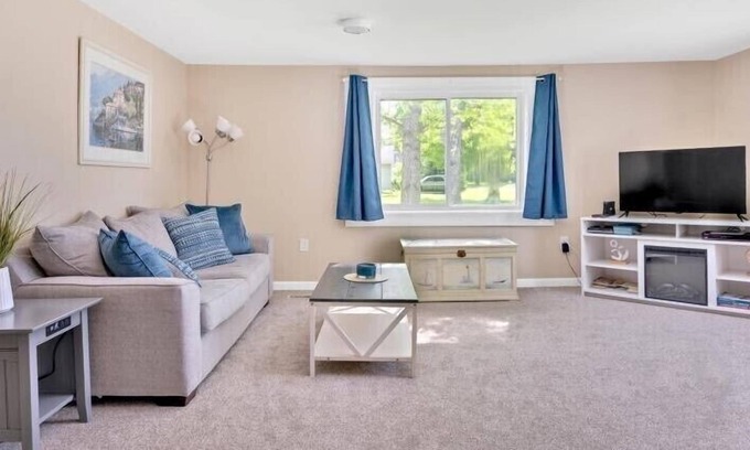 Otter Lake Cabaña | The Cozy Cottage by Otter Lake