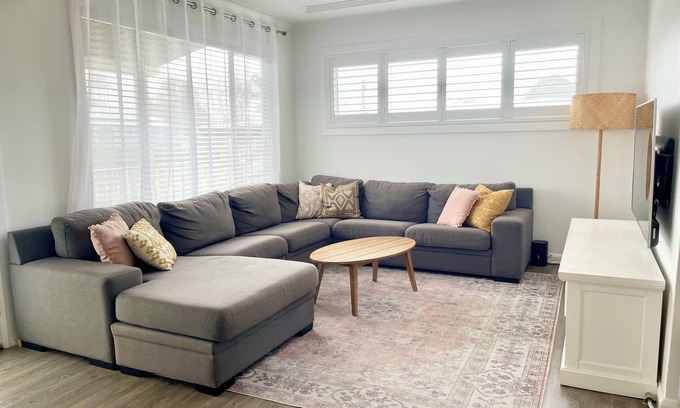 Charlestown Casa | The Cozy Cottage - Charming Coastal Getaway in Charlestown