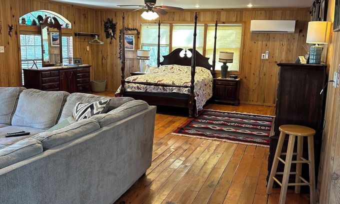 Homosassa Cabina | Acogedor Lodge en el bosque