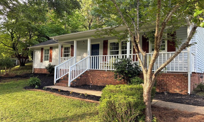 Fort Mill Casa | The Cozy Gray House