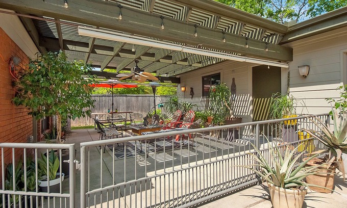 Northeast Dallas Casa | The Cozy Owl Cottage - Tan cerca de tanto