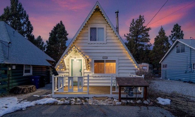 Big Bear City Cabina | The Cozy Rozy A Frame Cabin