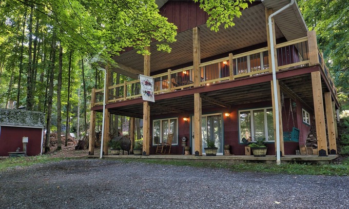 Wellsboro Cabaña | The Cranberry Cottage @ Hills Creek