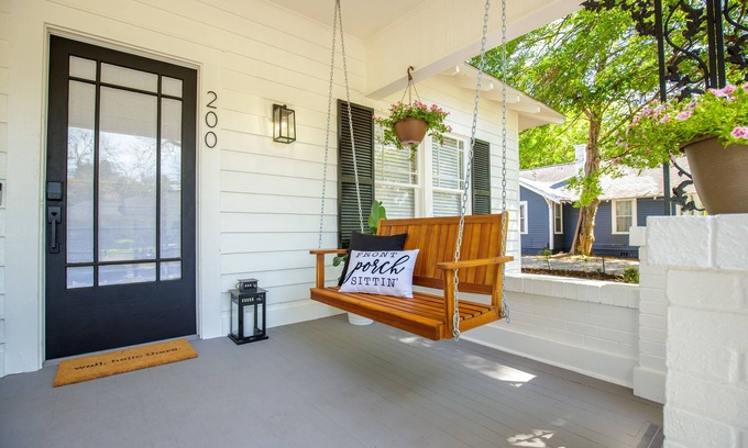 Valdosta Casa | The Cranford Cottage Historic Cozy Centrally Located in Valdosta