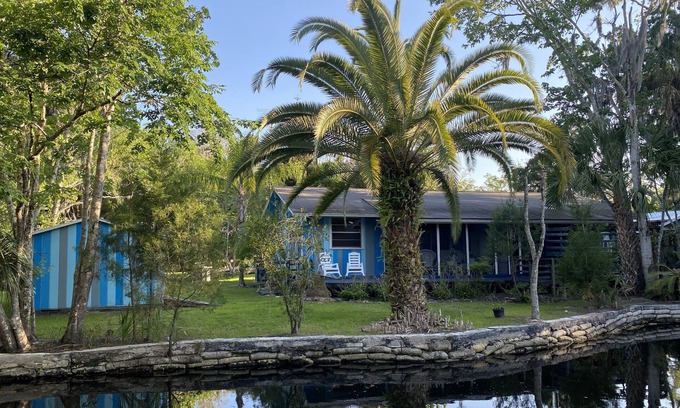 Homosassa Casa | The Creek! in Old Homosassa across the street from the Freezer