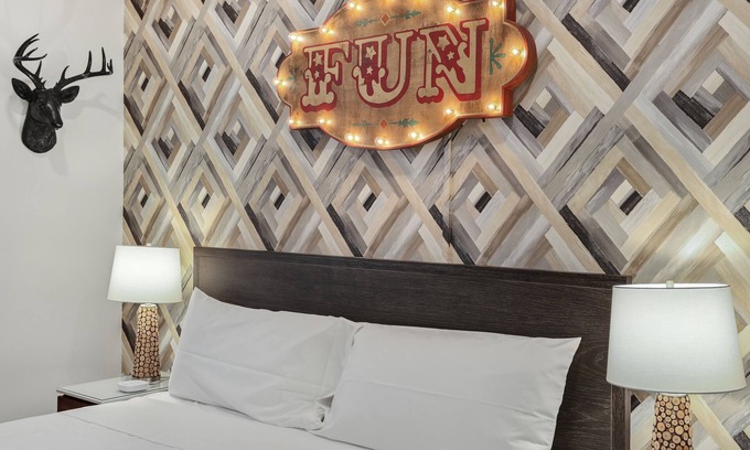 Idyllwild Hotel | The Creekstone