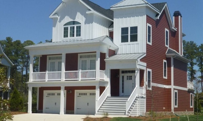 Bayside Casa | La Creme De La Creme En Bayside - The Big Red Beach House
