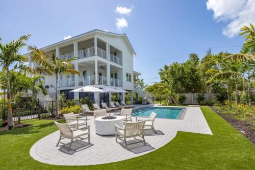 Key West Casa | The Crestwood House - Private Heated Pool & Parking