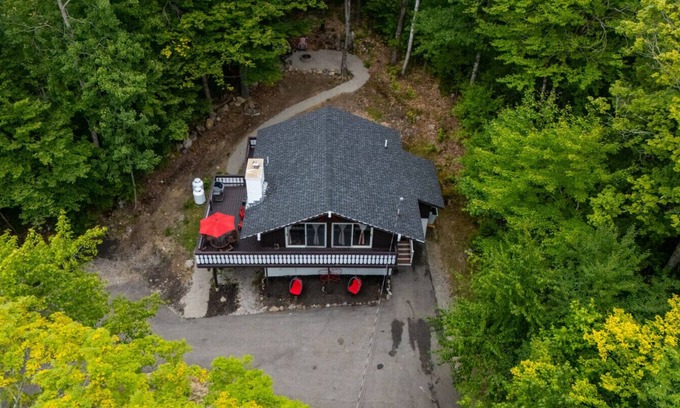 Jackson Chalet De Esquí | The Crimson Cocoa Chalet