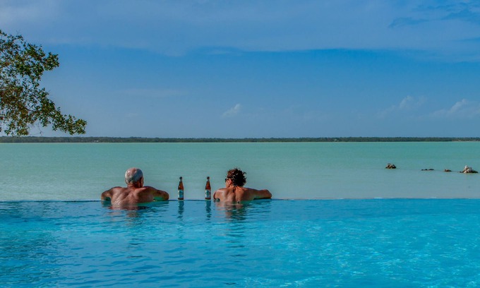 Orchid Bay Cama Y Desayuno | The Crimson Orchid Inn at Orchid Bay