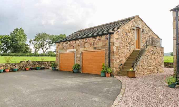 Chorley Cabaña | THE CROFT, romantic, character holiday cottage in Chorley