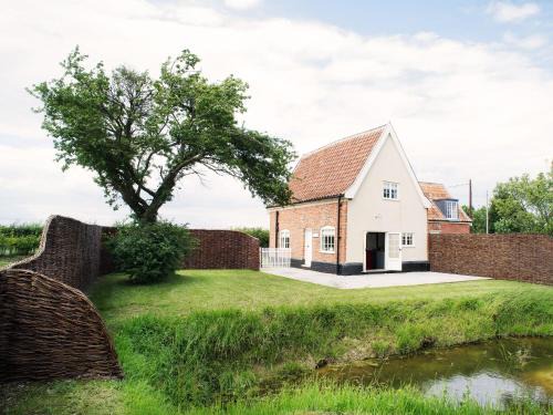 Saxmundham Casa | The Cross Wing by The Suffolk Cottage Collection