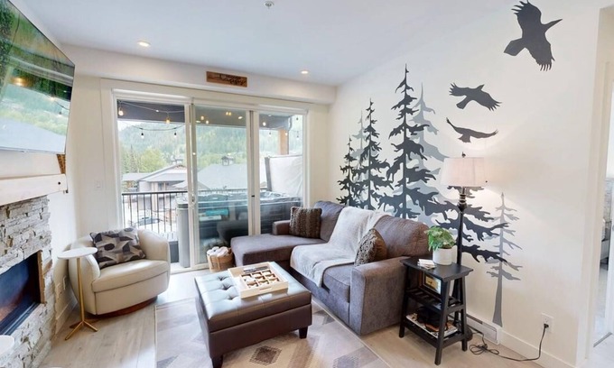 Sun Peaks Condominio | The Crowe's Nest @ Peaks West
